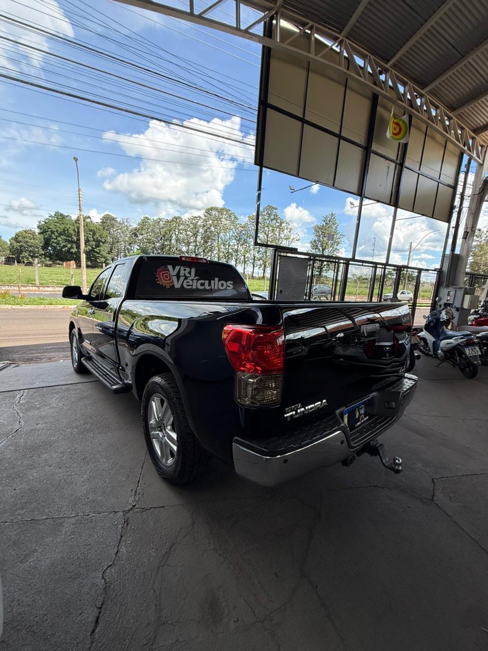 TOYOTA Tundra Crewmax 5.7 V8 - miniatura 10