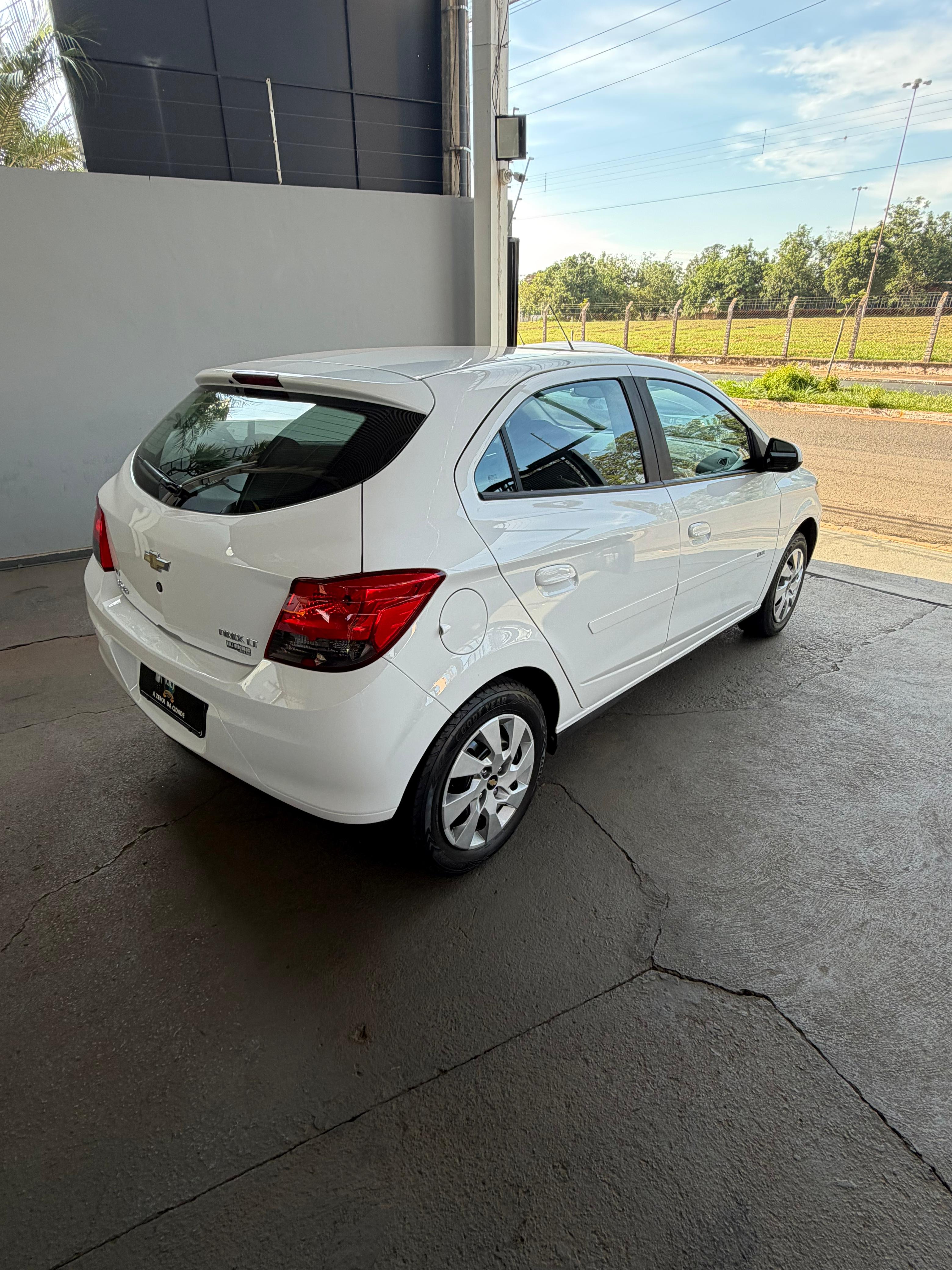 CHEVROLET Onix - miniatura 8