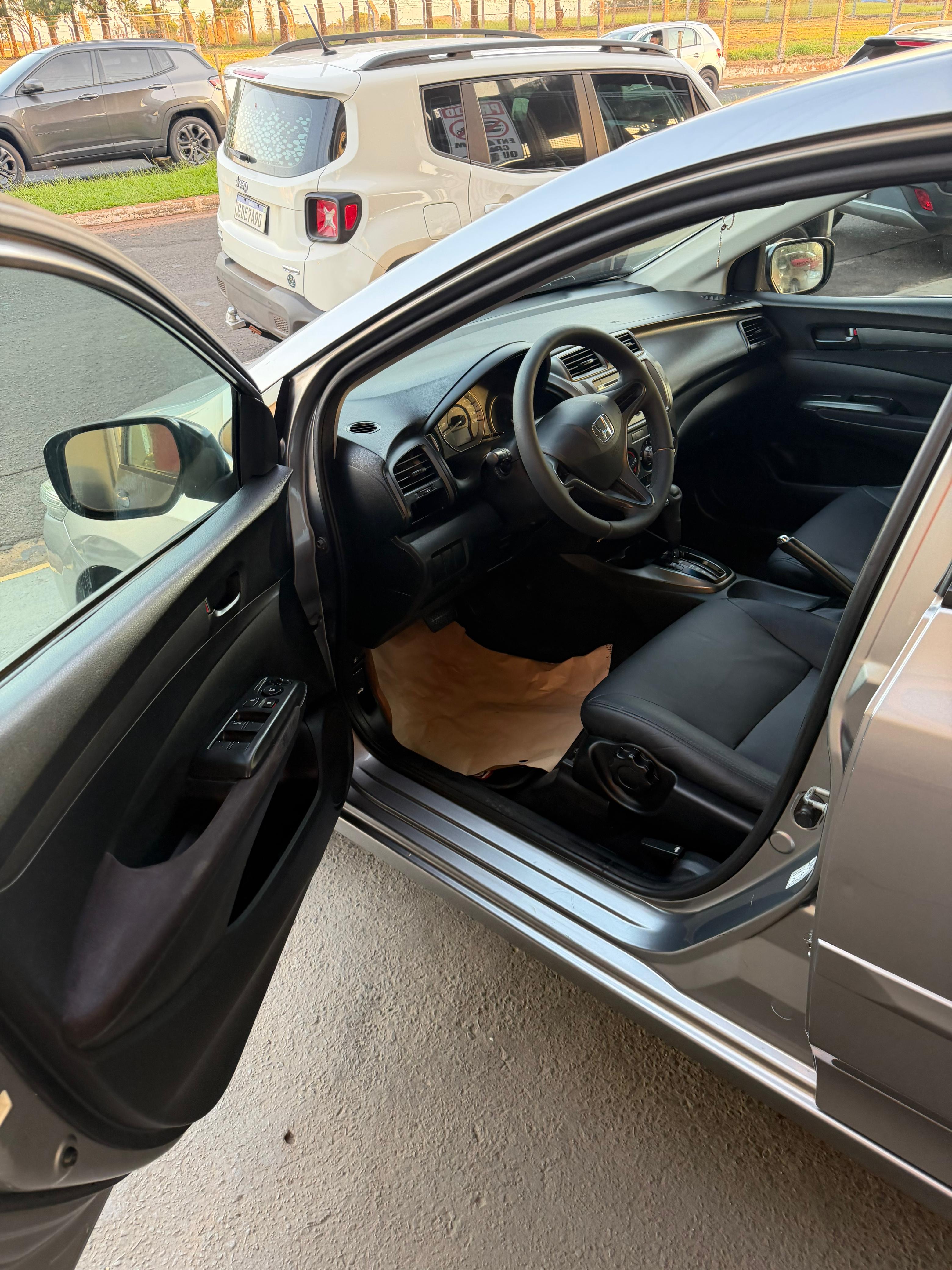 HONDA City Sedan - miniatura 5