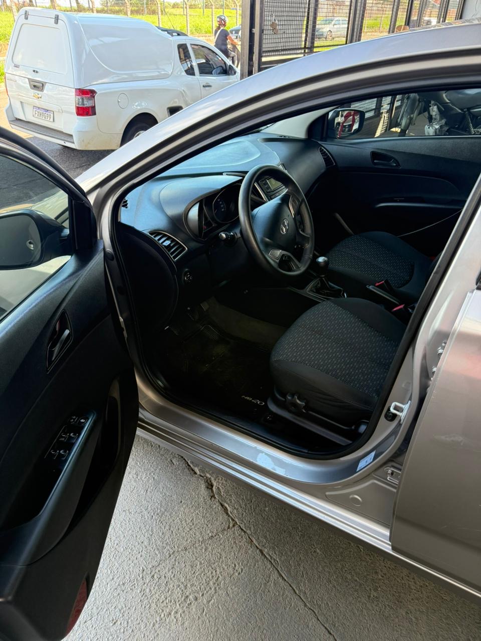 HYUNDAI HB20 - miniatura 5